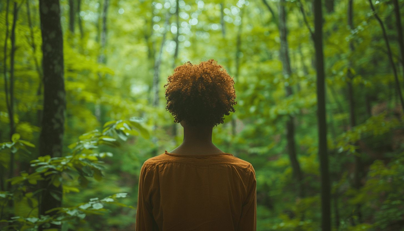 Le bain de forêt comme pratique de relaxation et de connexion avec la nature